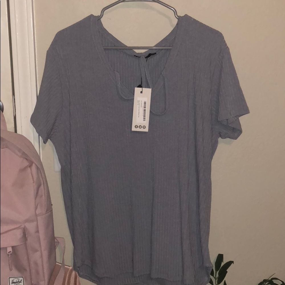 Gray top
